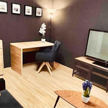 Moderny Apartman S Parkovanim Pressburg Exterior foto