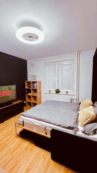 Moderny Apartman S Parkovanim Pressburg Exterior foto